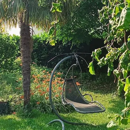 Immerso Nel Tra Laghi E Colline *